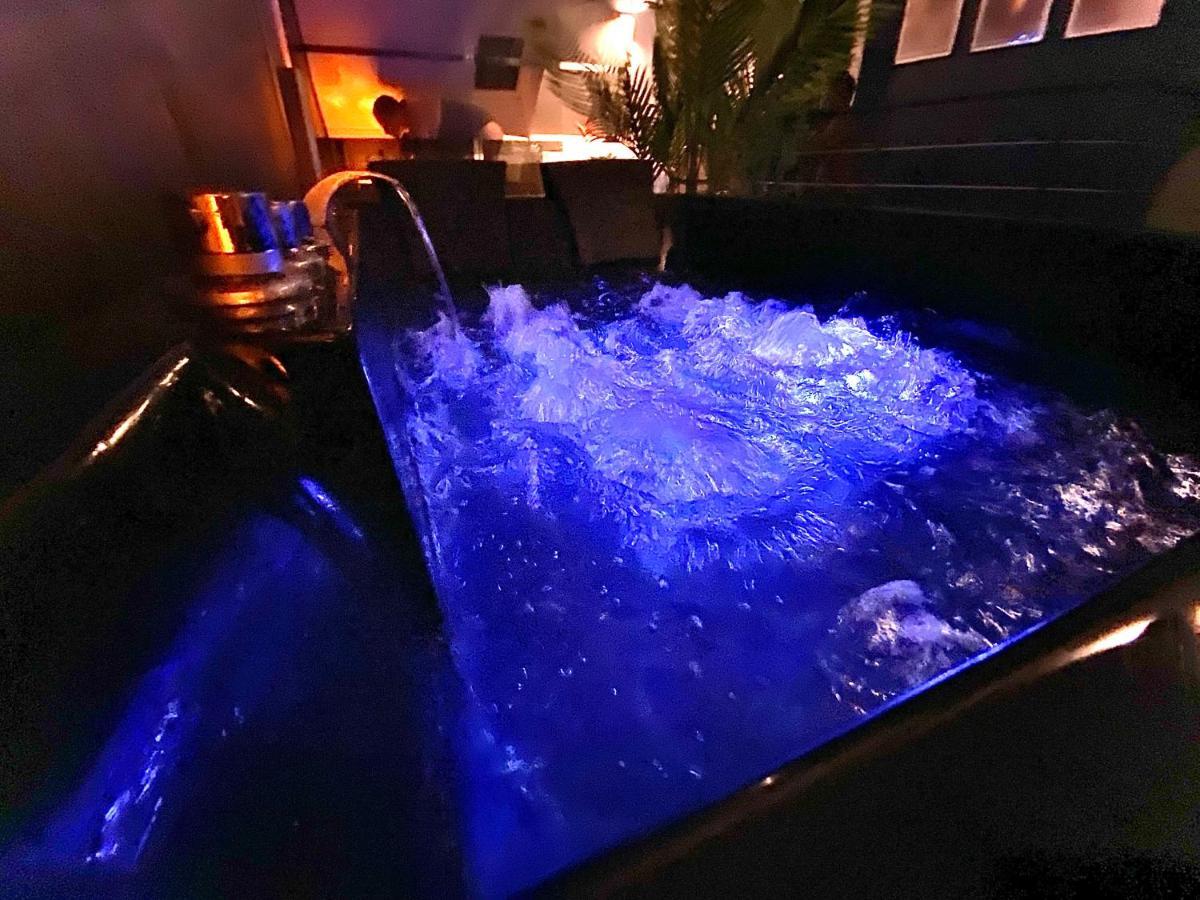 Saphir - Sauna Balneo Chromotherapie Massage Apartment