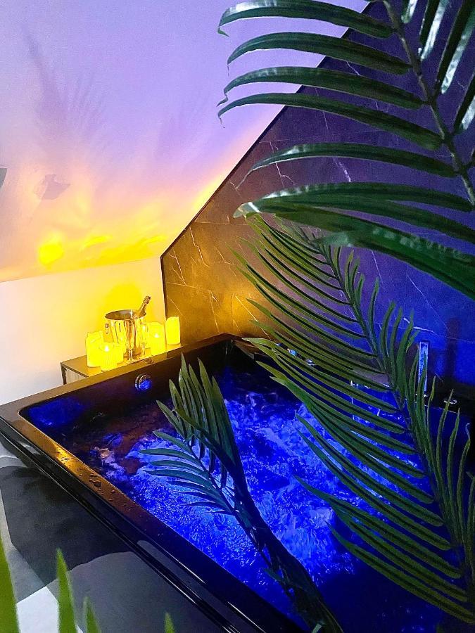 Saphir - Sauna Balneo Chromotherapie Massage *